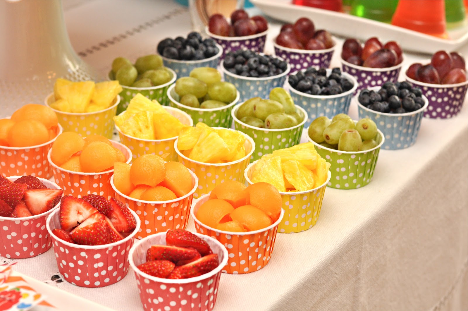 Frutas em potinhos também são uma ótima ideia